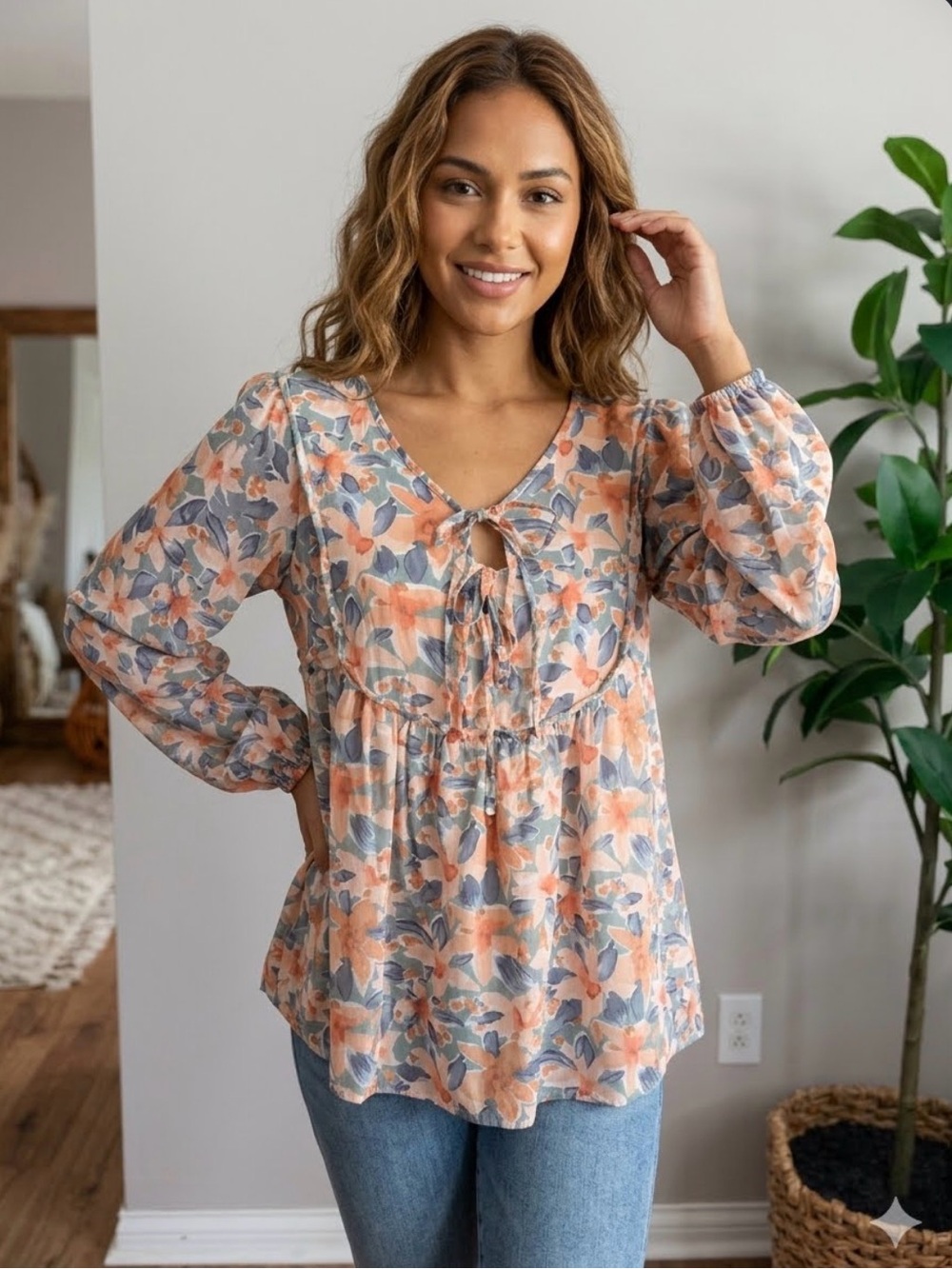 Pretty garden Tie-Neck Floral Long-Sleeve Blouse in Peach & Gray